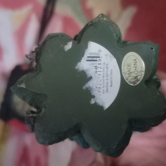 Strawberry shelf sitter 4" tall x 3 inches - Picture 9 of 11